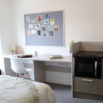 Bronze Studio - Image 1